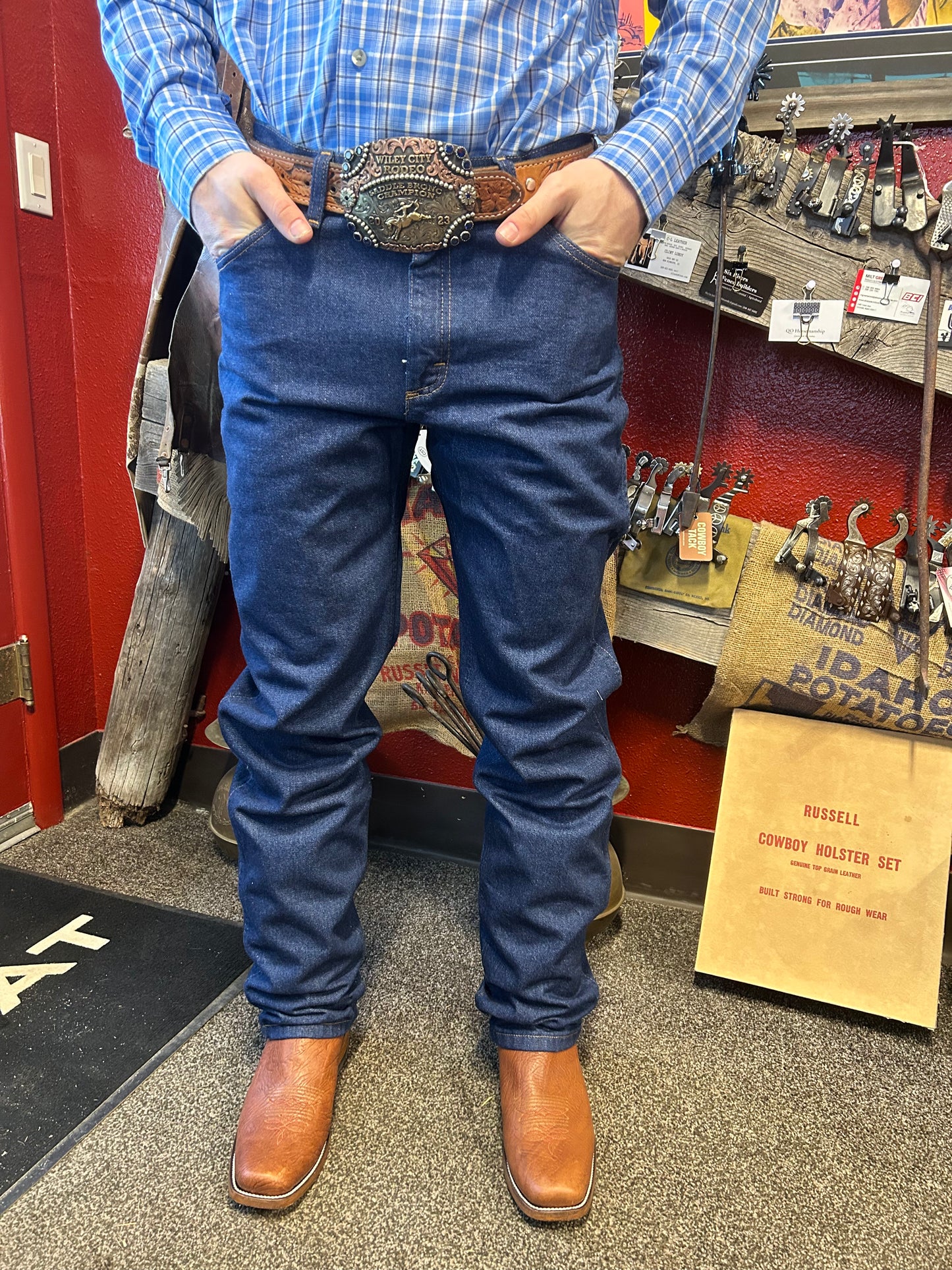 Wrangler Men's 47MWZ Regular Fit Pre-Wash Cowboy Cut Jeans